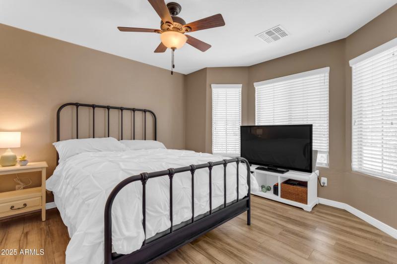 33_088_a4m_opnshw (1)