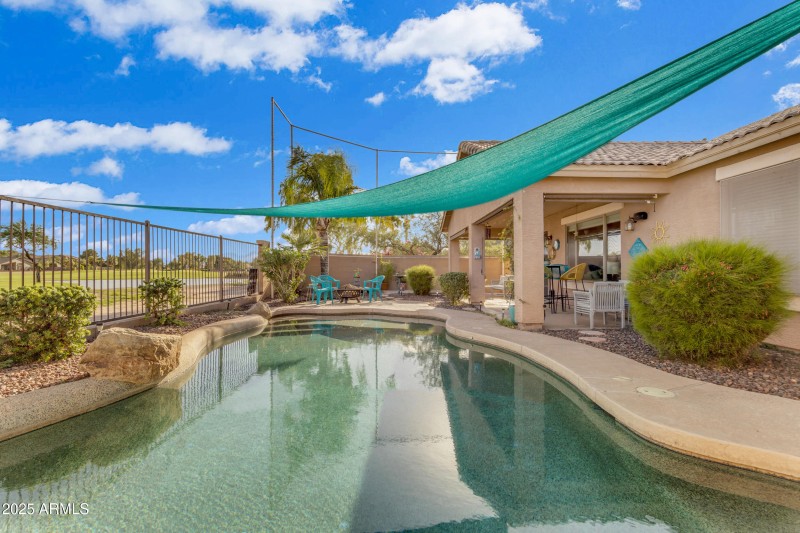 49_136_a4m_opnshw (1)