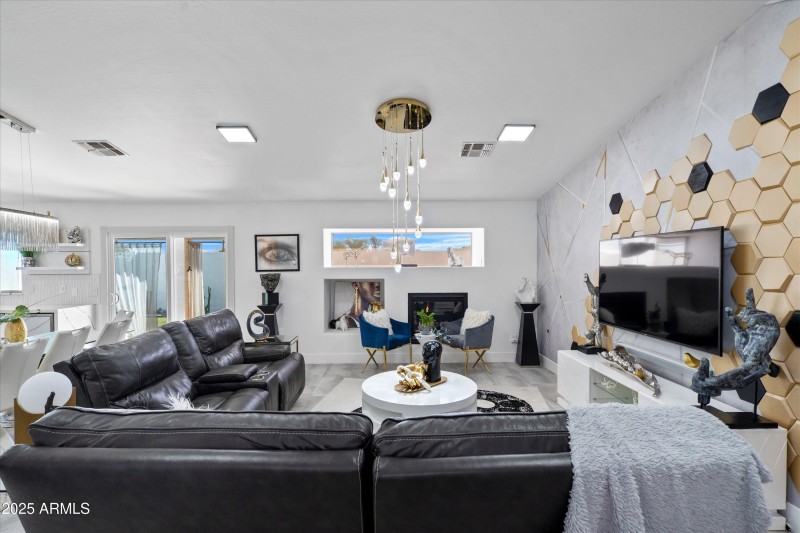 11-Family Room