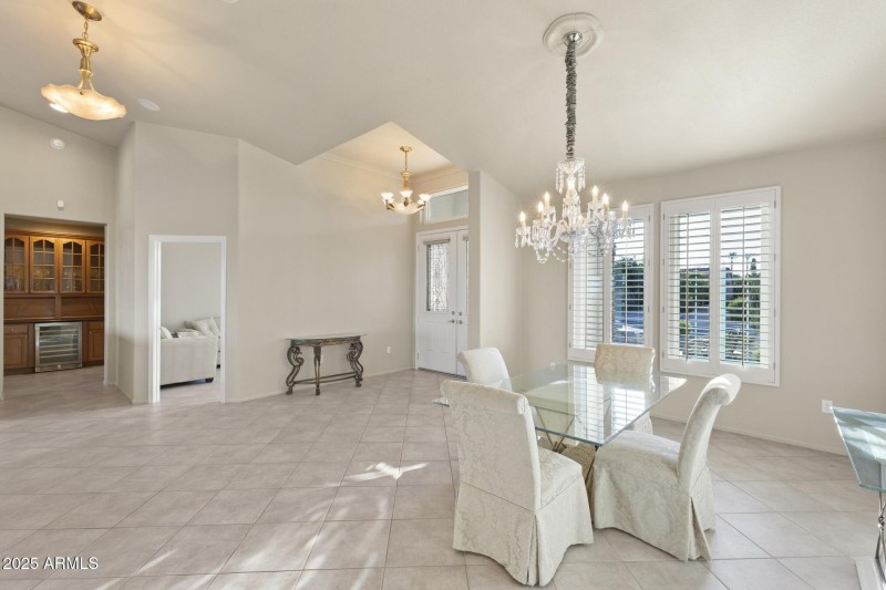 Entry/Dining