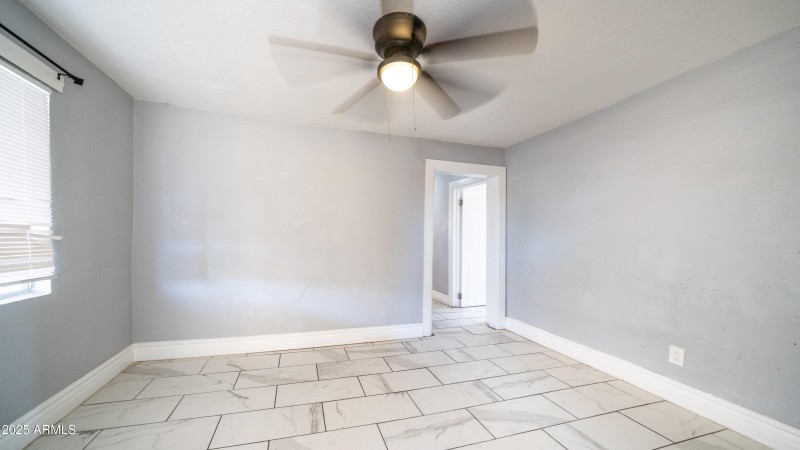 5550 W Gardenia Ave-9