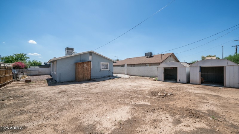 5550 W Gardenia Ave-24