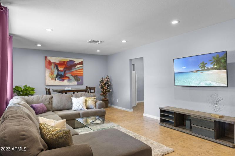 7-web-or-mls-8308-e-minnezona-ave