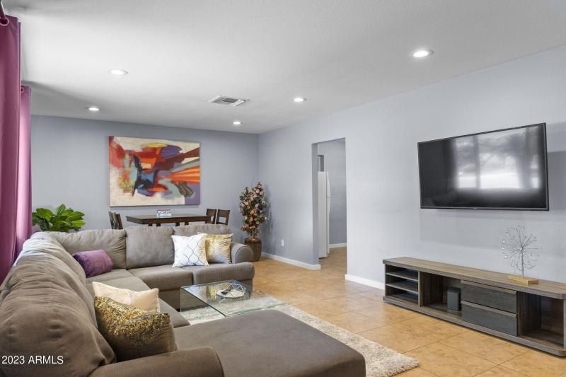 8-web-or-mls-8308-e-minnezona-ave