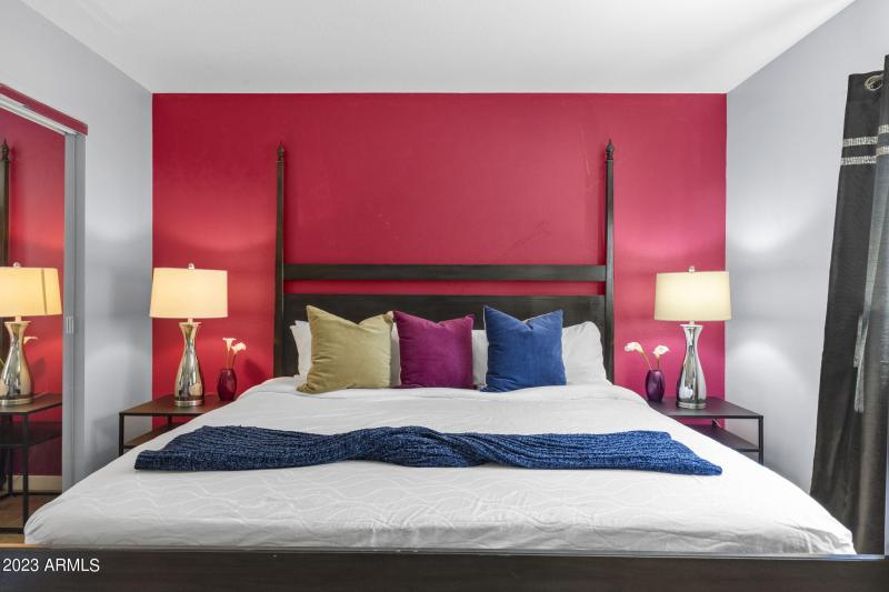 24-web-or-mls-8308-e-minnezona-ave