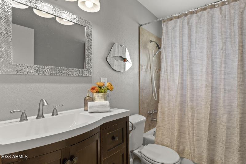 29-web-or-mls-8308-e-minnezona-ave