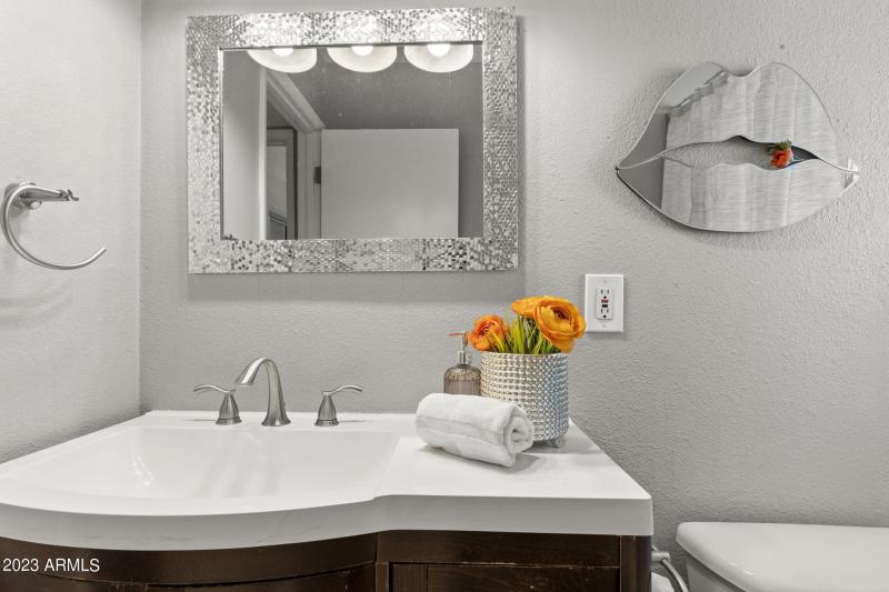 30-web-or-mls-8308-e-minnezona-ave