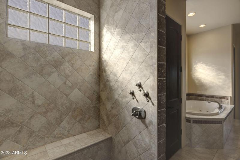 33-web-or-mls-14214-e-gamble-ln