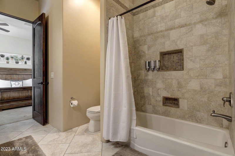 40-web-or-mls-14214-e-gamble-ln