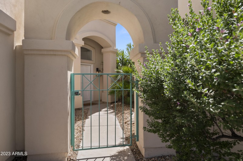 05_1143_E_Amberwood_Dr__005