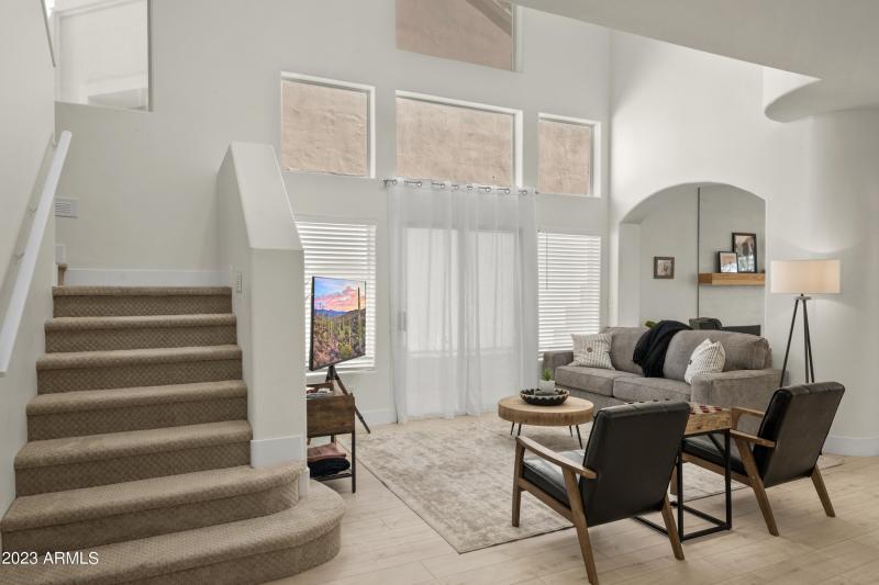 09_1143_E_Amberwood_Dr__009