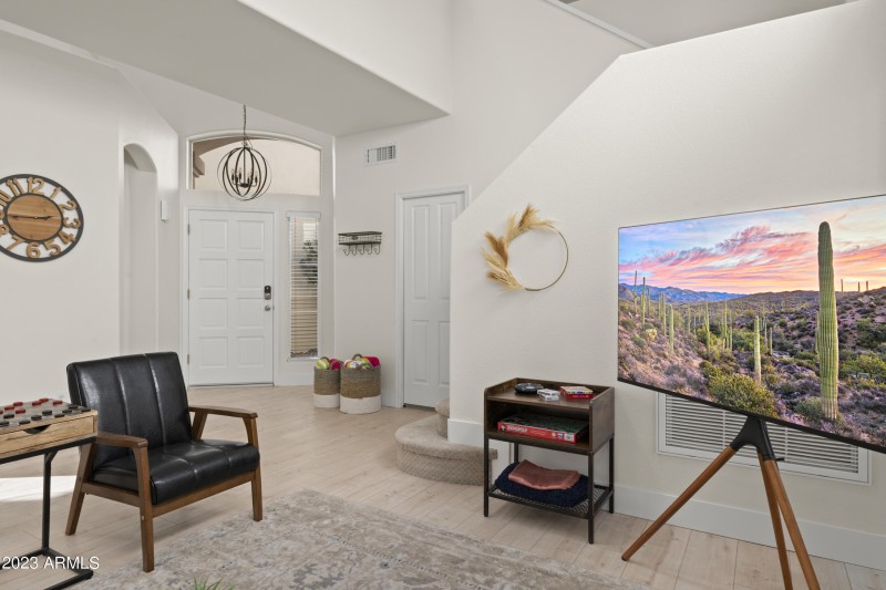 19_1143_E_Amberwood_Dr__019