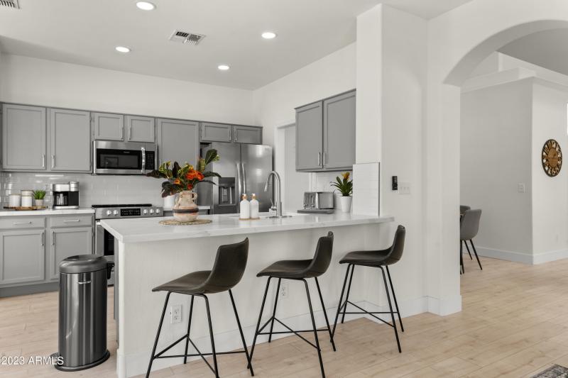 34_1143_E_Amberwood_Dr__034