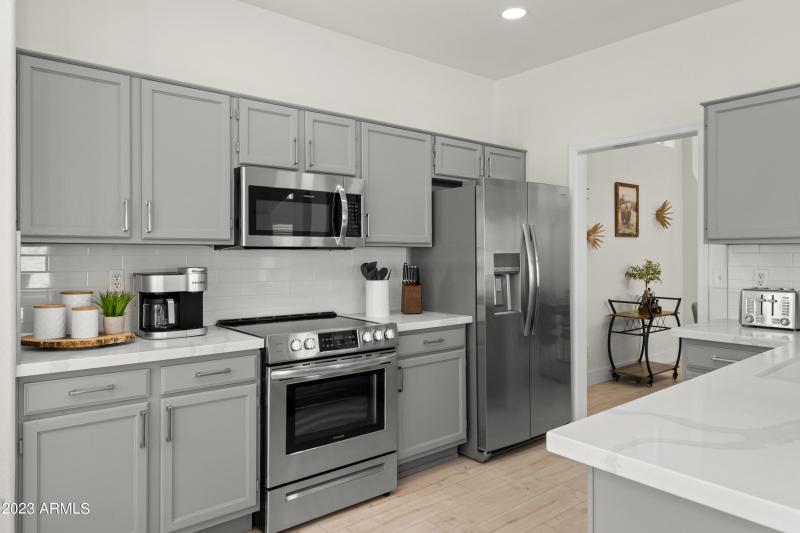 36_1143_E_Amberwood_Dr__036