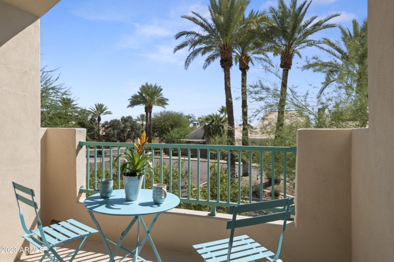 49_1143_E_Amberwood_Dr__049