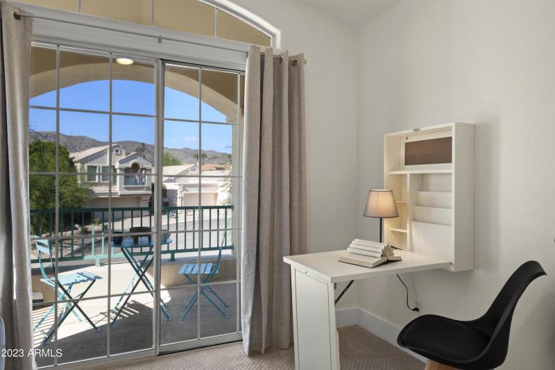 64_1143_E_Amberwood_Dr__064