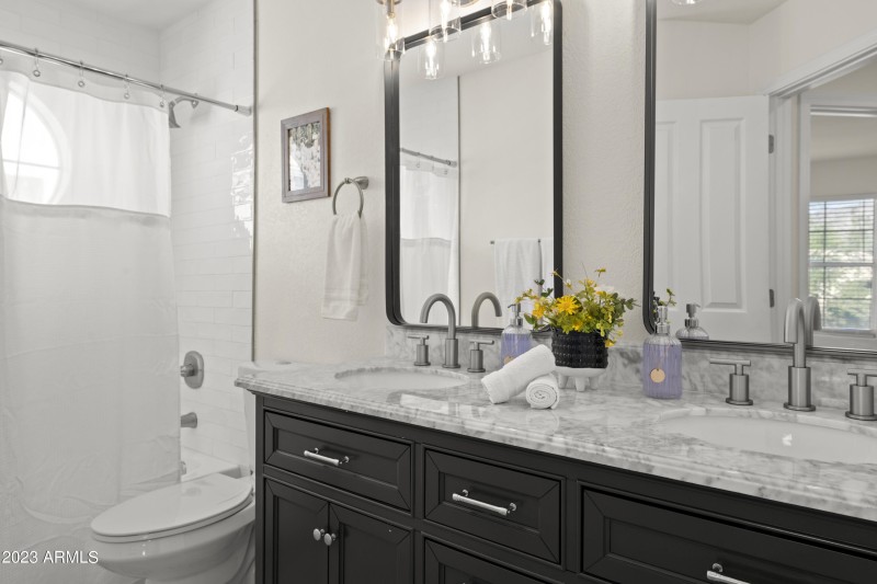 72_1143_E_Amberwood_Dr__072