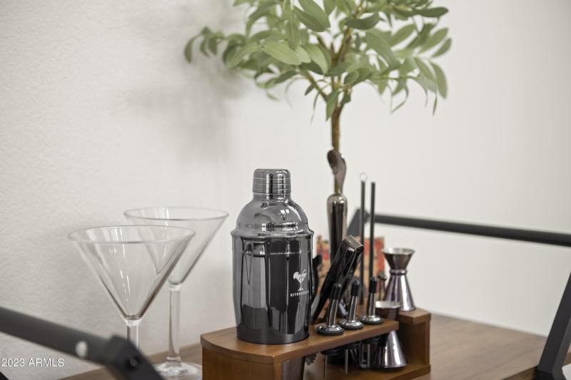 79_1143_E_Amberwood_Dr__079