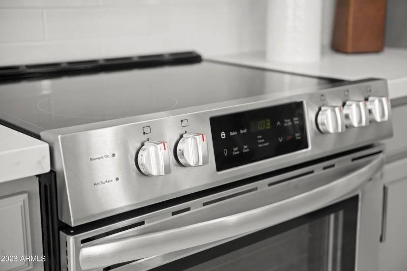 84_1143_E_Amberwood_Dr__084