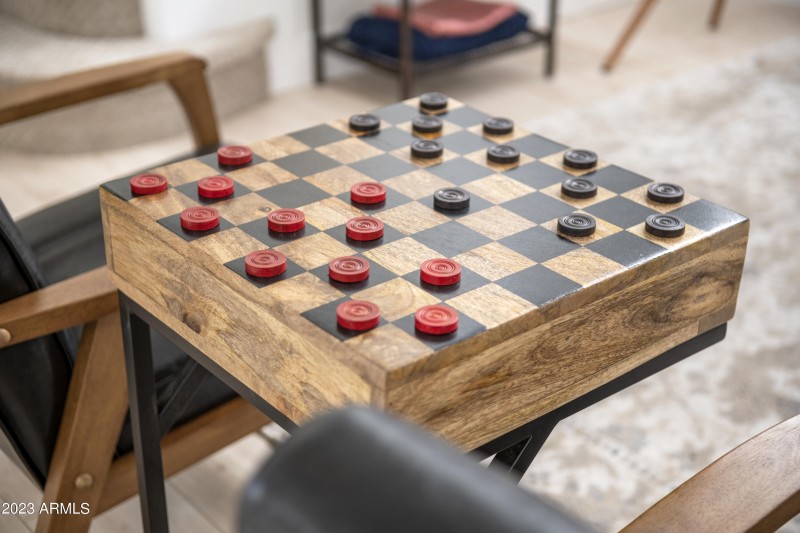 85_1143_E_Amberwood_Dr__085