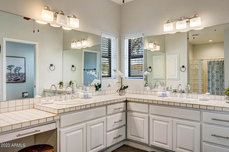 35_8161_E_Alameda_Rd__035_mls