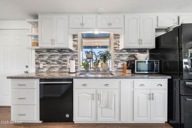17-Kitchen