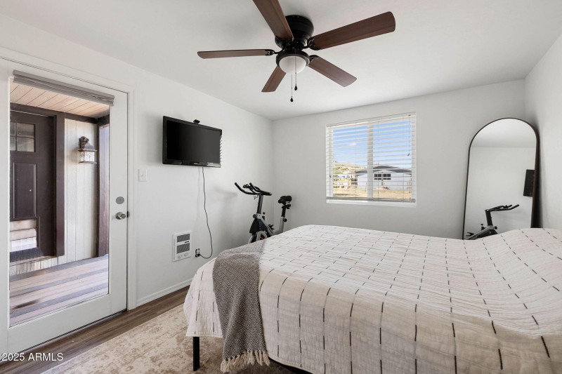 27-Bedroom 2 (2)