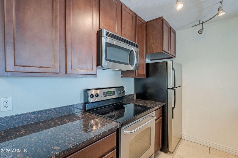 STAINLESS APPLIANCES!!