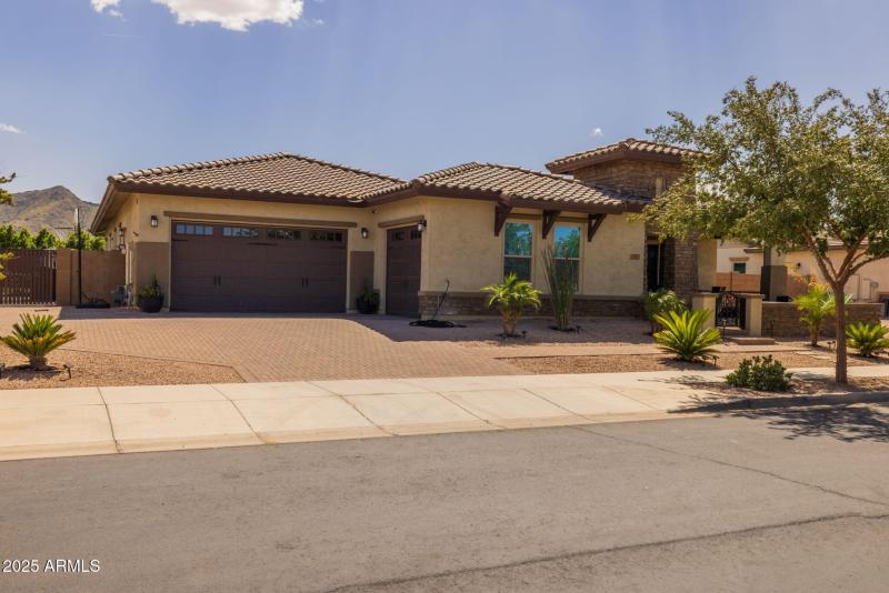 21011 Aquarius - 02Exterior