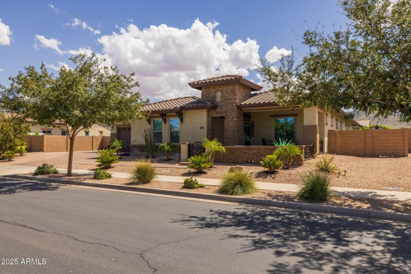 21011 Aquarius - 04Exterior