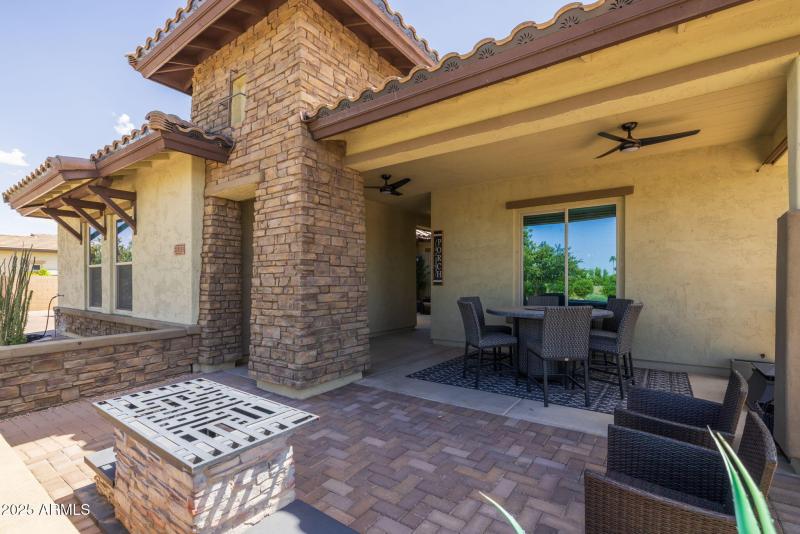 21011 Aquarius - 07Courtyard