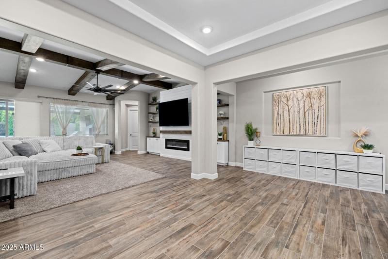 21011 Aquarius - 15Living Room