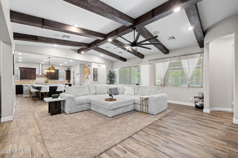 21011 Aquarius - 16Family Room