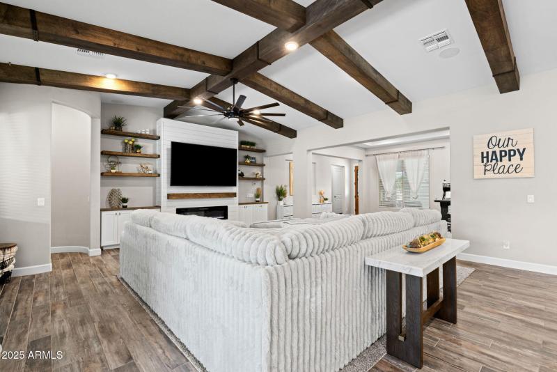 21011 Aquarius - 18Family Room