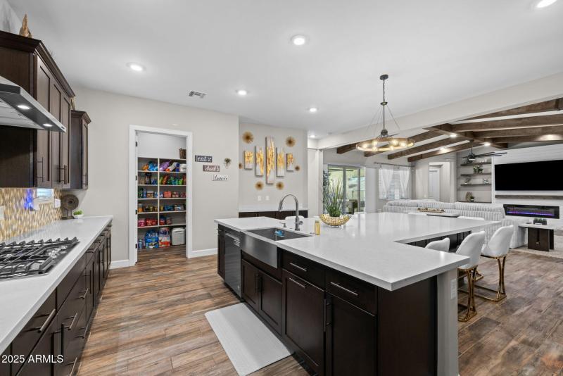 21011 Aquarius - 26Kitchen Great Room