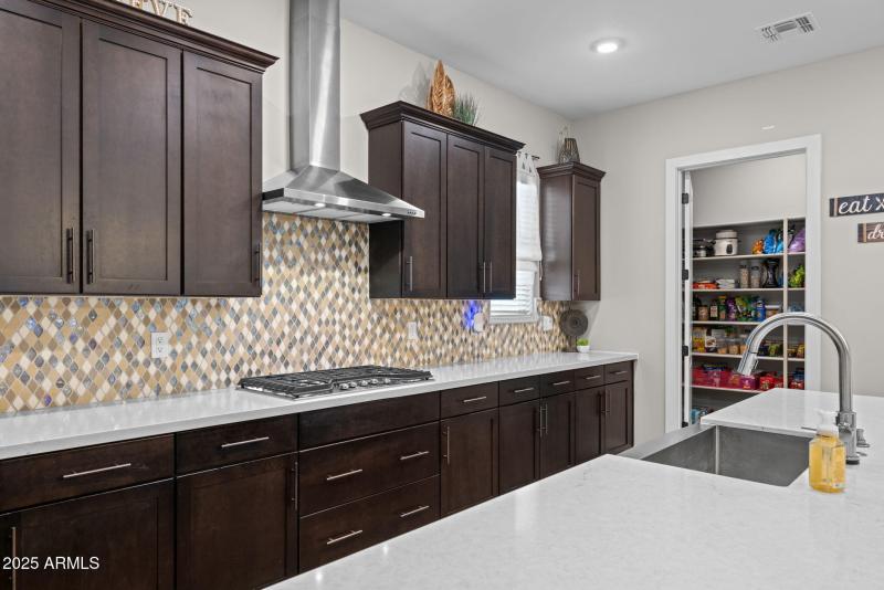 21011 Aquarius - 27Kitchen