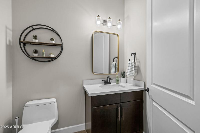 21011 Aquarius - 39Jack & Jill Bathroom