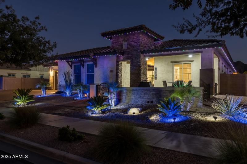 21011 Aquarius - 65Exterior Twilight