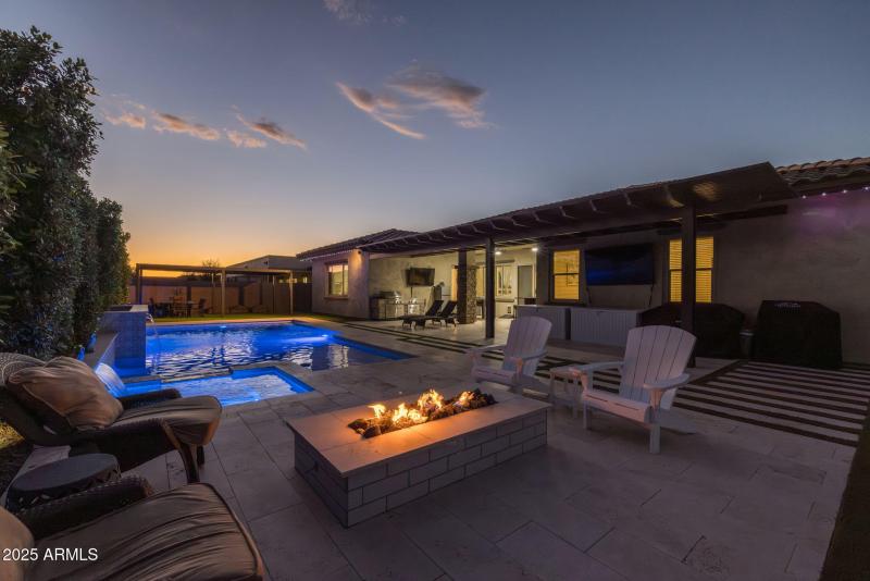 Welcome to 21011 E Aquarius Way