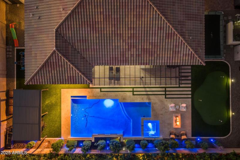 21011 Aquarius - 81Twilight