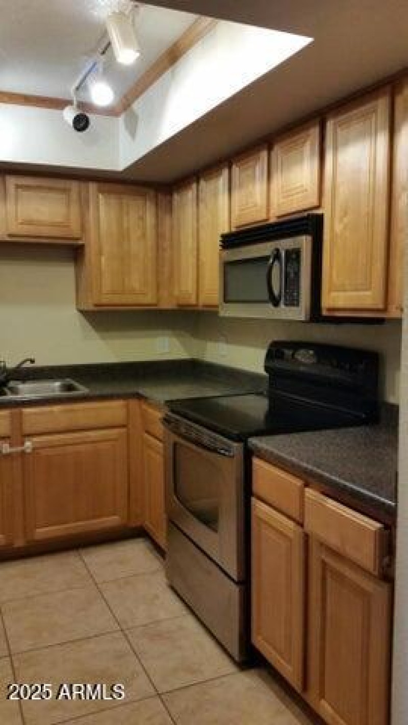209 kitchen right