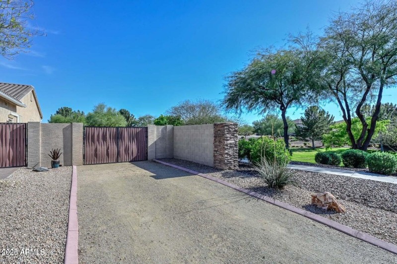 Denton Ave Front - Park View