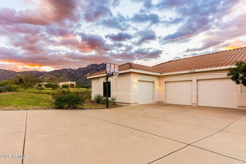 10-web-or-mls-9566 S Swiss Ct-11