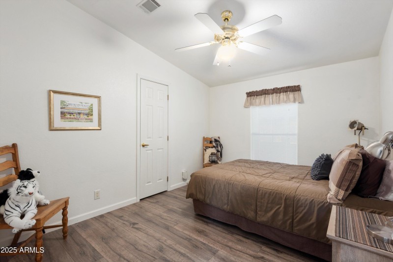 1 Guest bedroom
