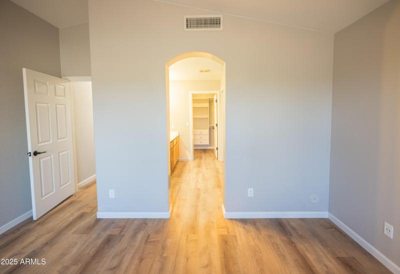 14901_PrimaryBedroom3