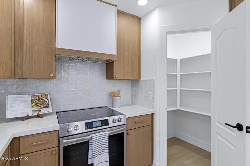 3268 W Belle Ave-13