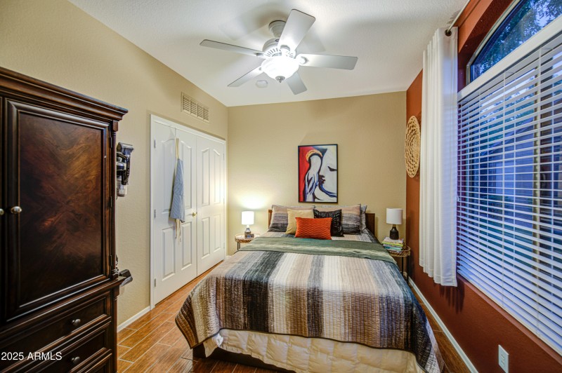 Bedroom 2-pic 2