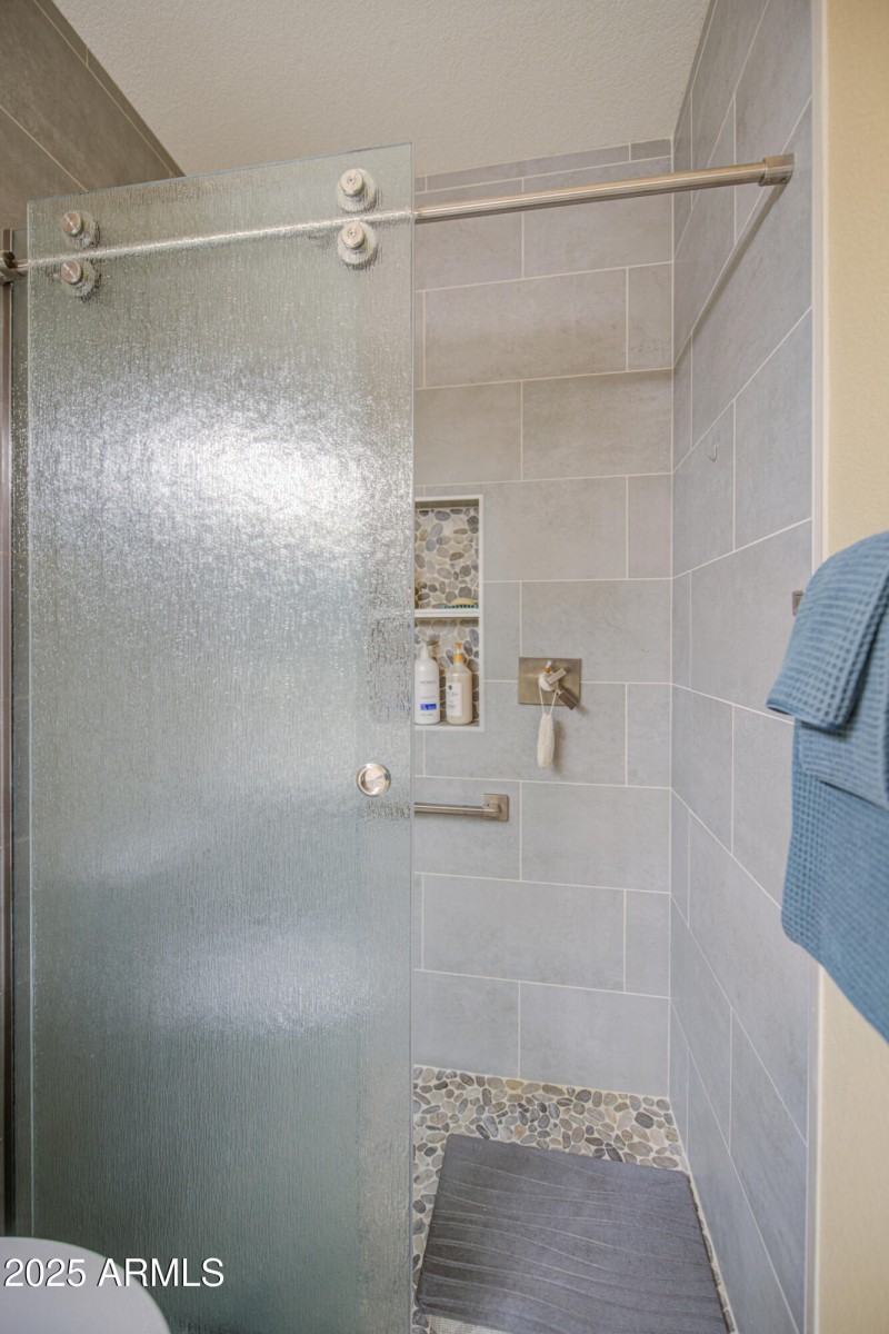 Bathroom 2-pic 3