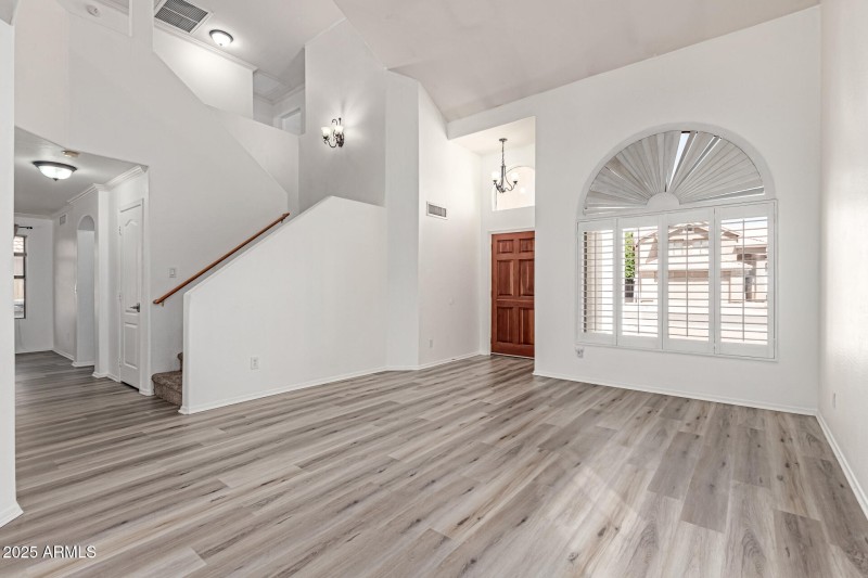 Inviting Entry with Designer Touches