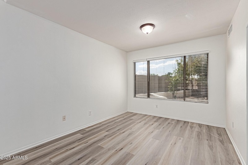 Versatile Bonus Room or Dining Area
